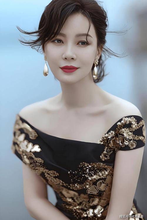 探秘徐娘半老最新版本：展现成熟女性的独特风采