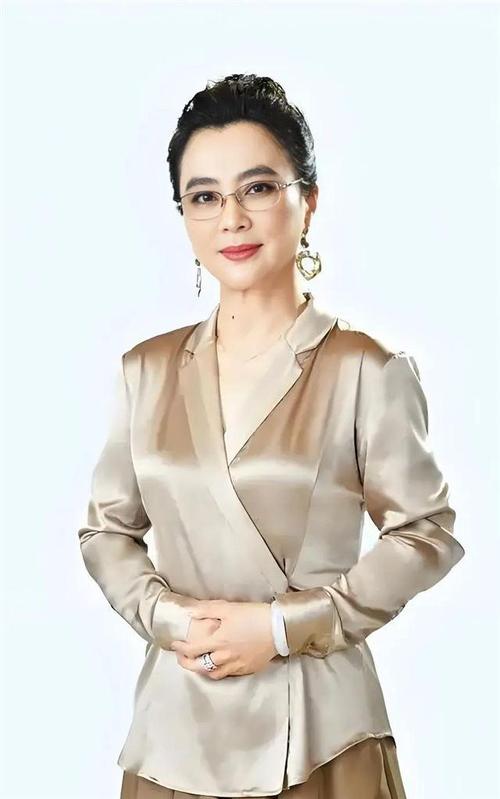 探秘徐娘半老最新版本：展现成熟女性的独特风采