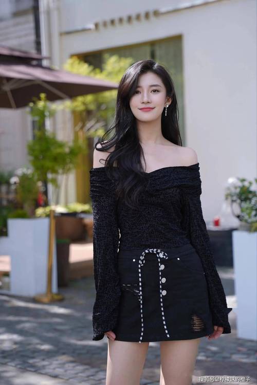 校花小冰游戏官网地址:快速进入游戏体验校花魅力