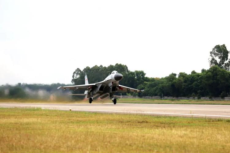 空域猎手游戏详解：版本攻略及玩法技巧全解析