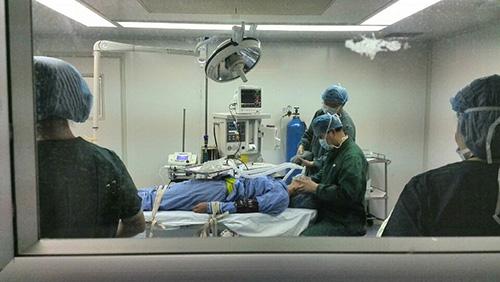 多娜多娜最新剧情:手术室里的秘密与成长
