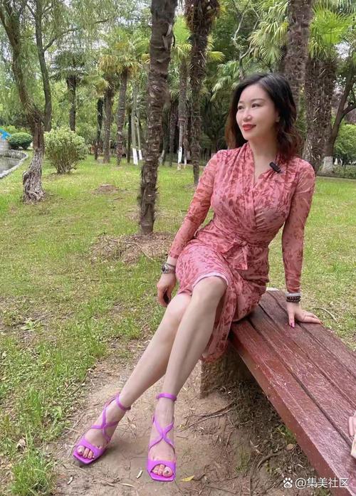 探秘徐娘半老最新版本：展现成熟女性的独特风采