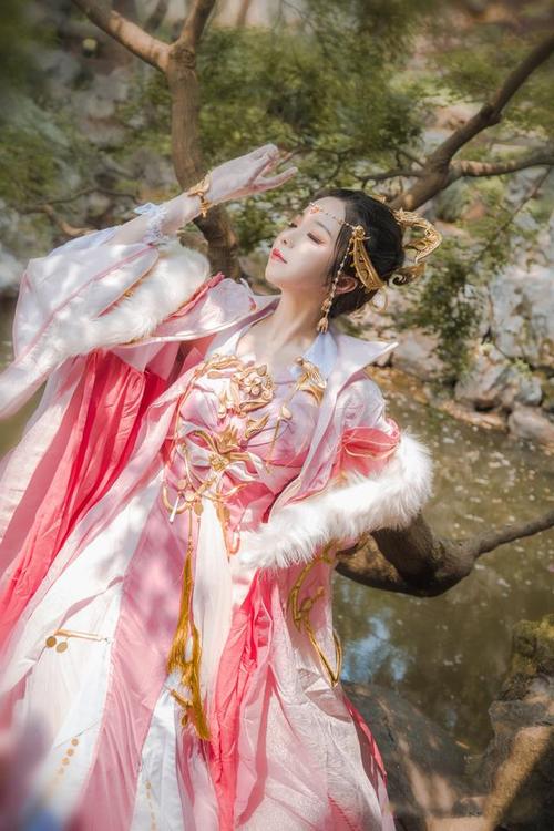 如何进入Coser3官方网站？新手玩家必看下载指南！