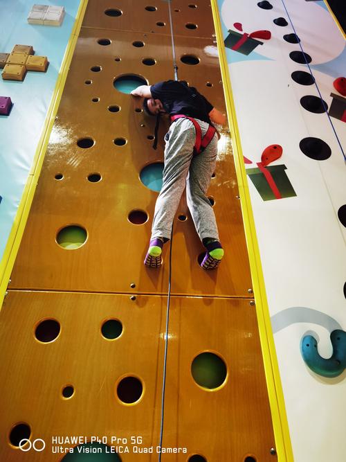 急速下载我的秘密暑假时光2安卓:角色扮演,暑假探险等你开启!