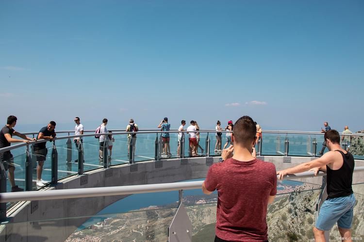 想玩亲密接触？这里提供最新版官方正式下载