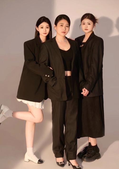 选哪个母三人版本好?对比分析找到最适合你!